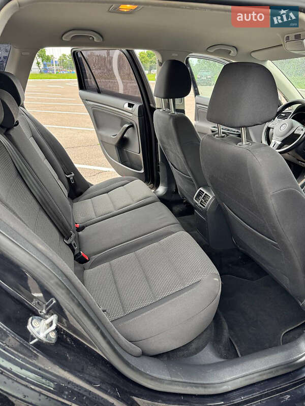 Универсал Volkswagen Golf 2010 в Житомире