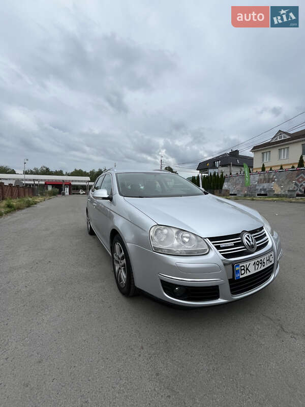Універсал Volkswagen Golf 2008 в Рівному