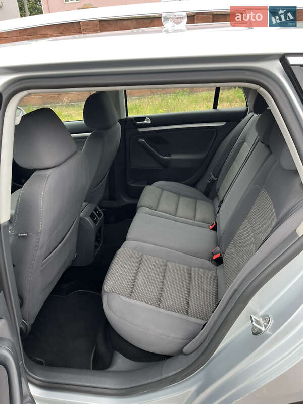 Універсал Volkswagen Golf 2008 в Рівному