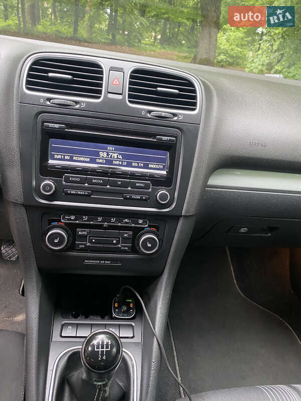 Хэтчбек Volkswagen Golf 2012 в Любешове
