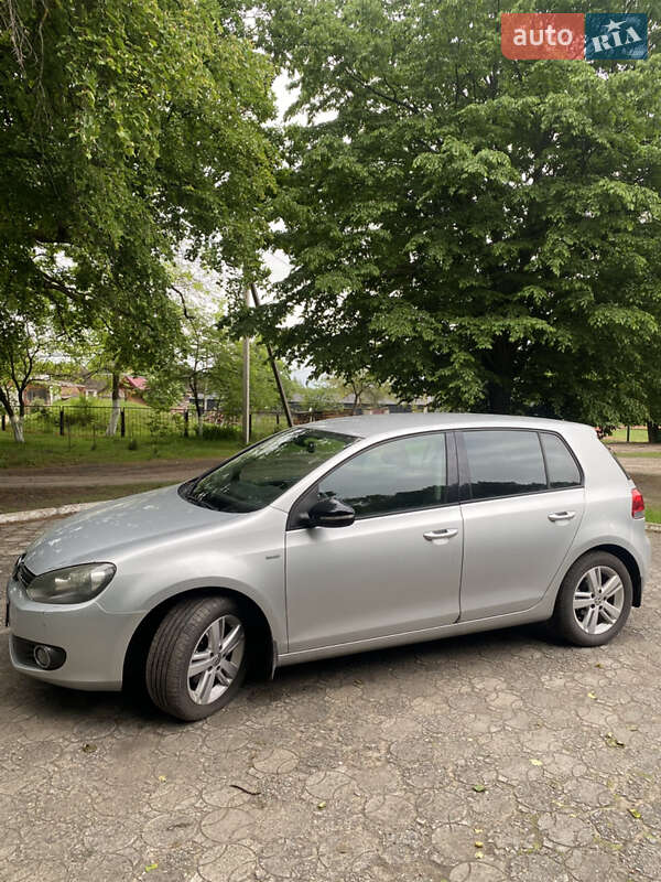 Хэтчбек Volkswagen Golf 2012 в Любешове