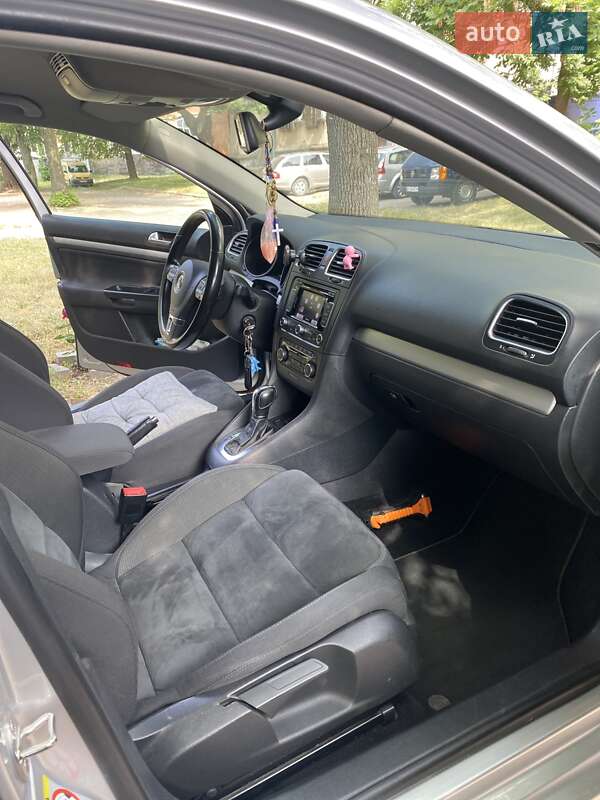 Універсал Volkswagen Golf 2011 в Львові