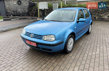 Хетчбек Volkswagen Golf 2003 в Рівному