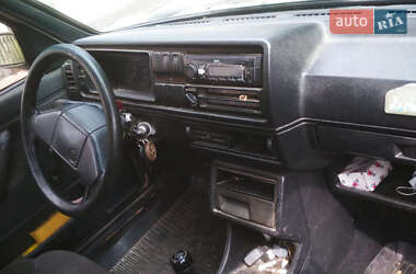 Хэтчбек Volkswagen Golf 1990 в 