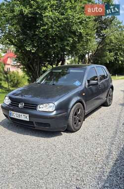 Хетчбек Volkswagen Golf 2001 в Львові
