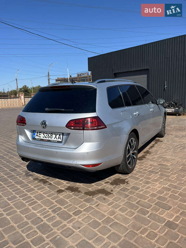 Универсал Volkswagen Golf 2014 в Кривом Роге