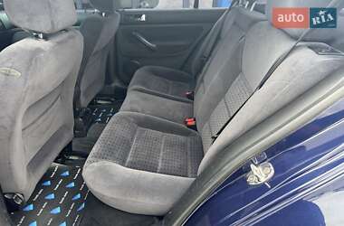 Хетчбек Volkswagen Golf 1998 в 