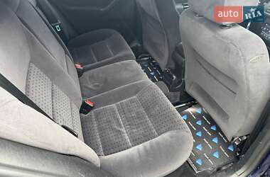 Хетчбек Volkswagen Golf 1998 в 