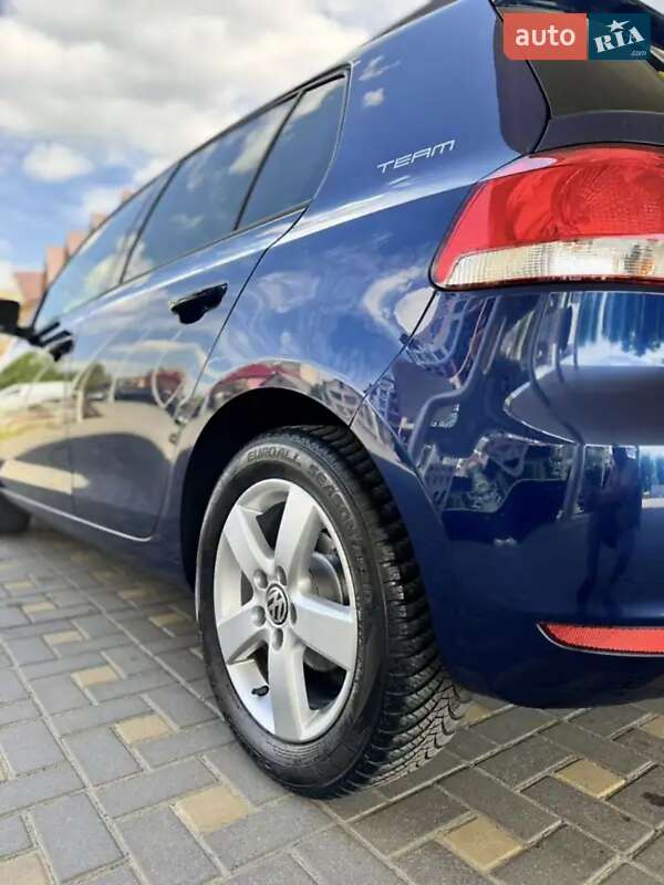 Хетчбек Volkswagen Golf 2010 в Тернополі