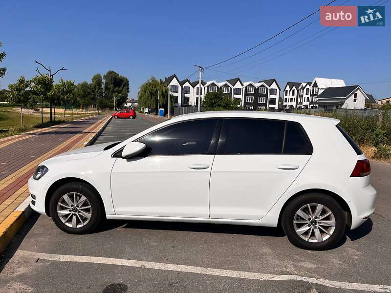 Хетчбек Volkswagen Golf 2012 в Гостомелі