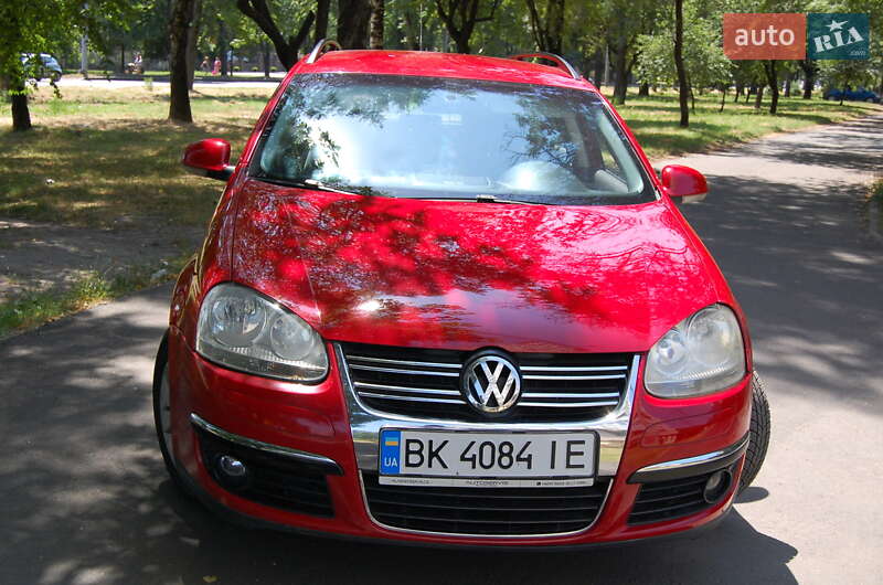 Універсал Volkswagen Golf 2009 в Рівному