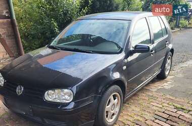 Хетчбек Volkswagen Golf 2002 в Луцьку