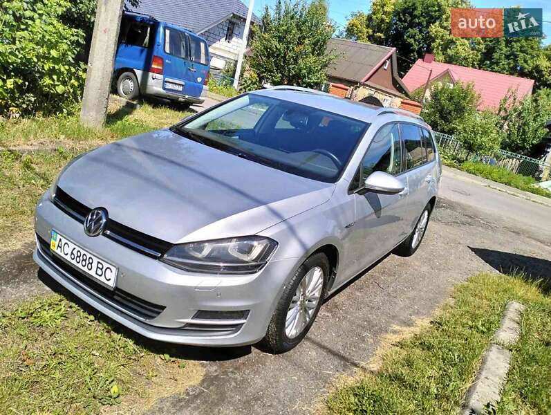 Універсал Volkswagen Golf 2014 в Луцьку