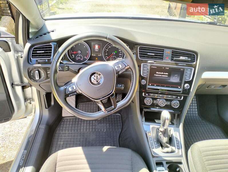 Універсал Volkswagen Golf 2014 в Луцьку