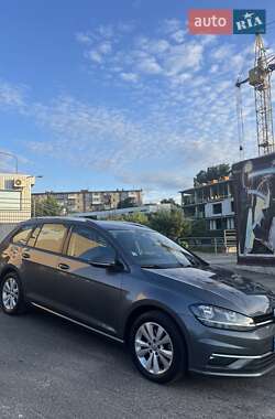 Универсал Volkswagen Golf 2018 в 