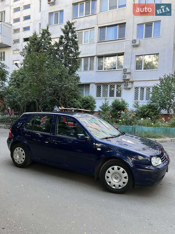 Хетчбек Volkswagen Golf 2003 в Одесі