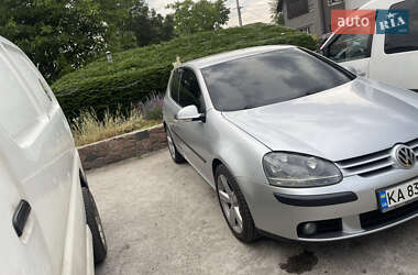 Хэтчбек Volkswagen Golf 2004 в Киеве
