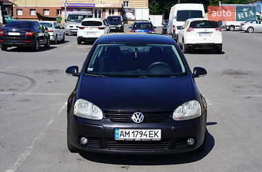 Хетчбек Volkswagen Golf 2006 в Житомирі