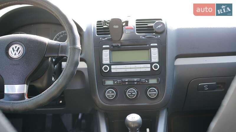 Хетчбек Volkswagen Golf 2006 в Житомирі