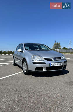 Хетчбек Volkswagen Golf 2005 в Рівному
