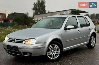 Хетчбек Volkswagen Golf 2002 в Охтирці