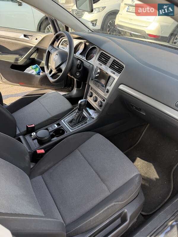 Хетчбек Volkswagen Golf 2014 в Києві