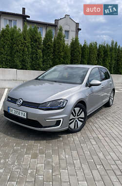 Хетчбек Volkswagen Golf 2015 в Рівному
