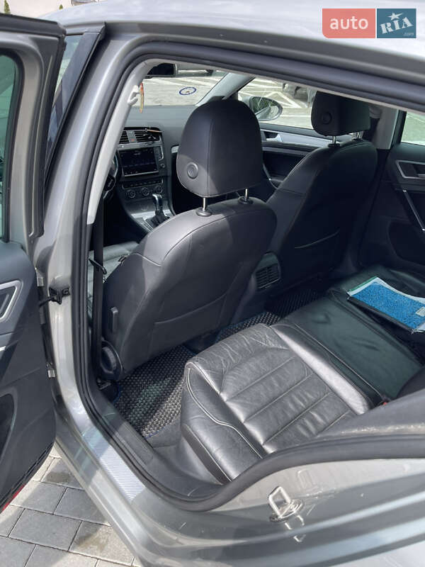 Хетчбек Volkswagen Golf 2015 в Рівному