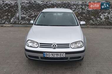 Хетчбек Volkswagen Golf 2002 в Тернополі