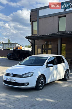 Хетчбек Volkswagen Golf 2009 в Рівному