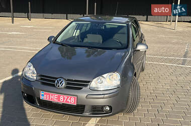 Хетчбек Volkswagen Golf 2008 в Луцьку