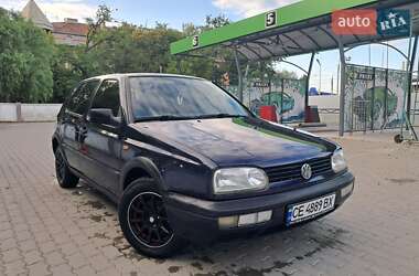 Хетчбек Volkswagen Golf 1996 в Чернівцях
