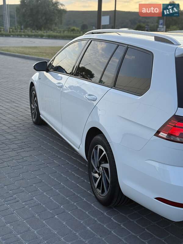 Універсал Volkswagen Golf 2018 в Києві