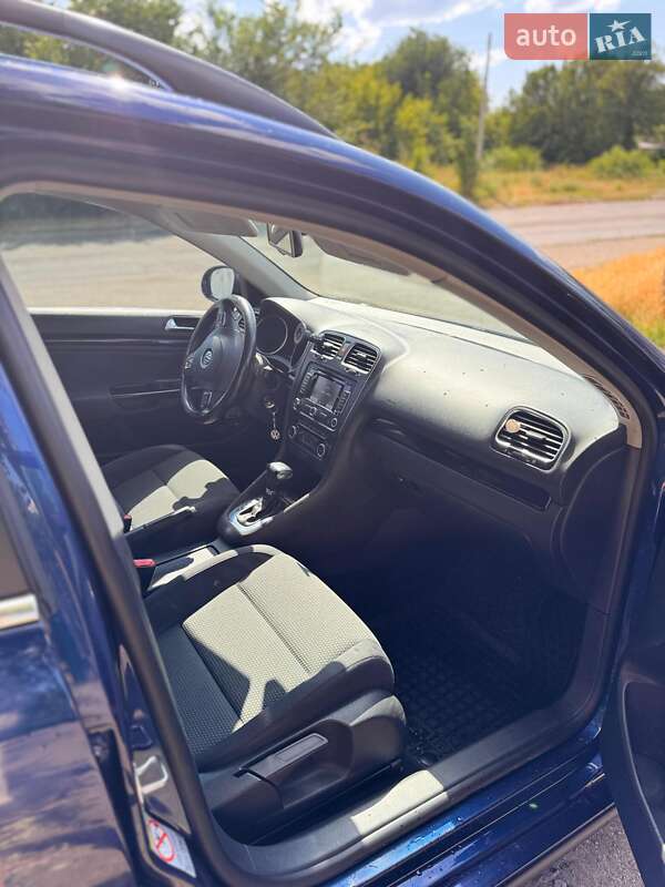 Універсал Volkswagen Golf 2010 в Умані