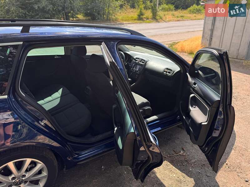 Універсал Volkswagen Golf 2010 в Умані