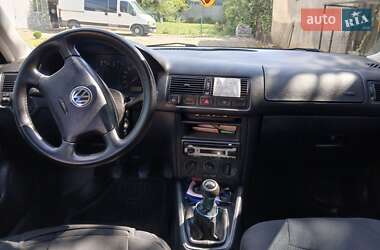 Хэтчбек Volkswagen Golf 1998 в Стрые