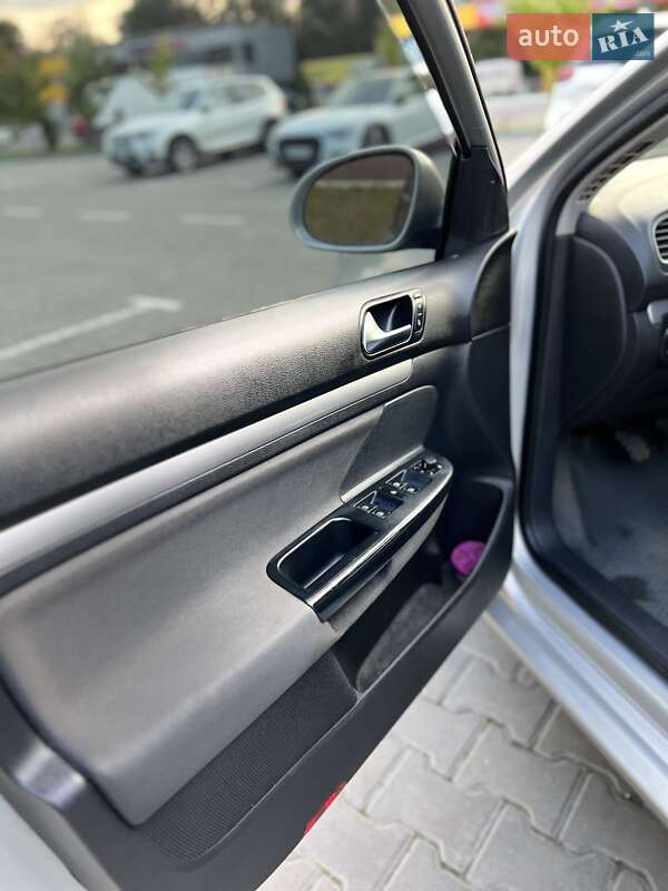 Универсал Volkswagen Golf 2010 в Тернополе