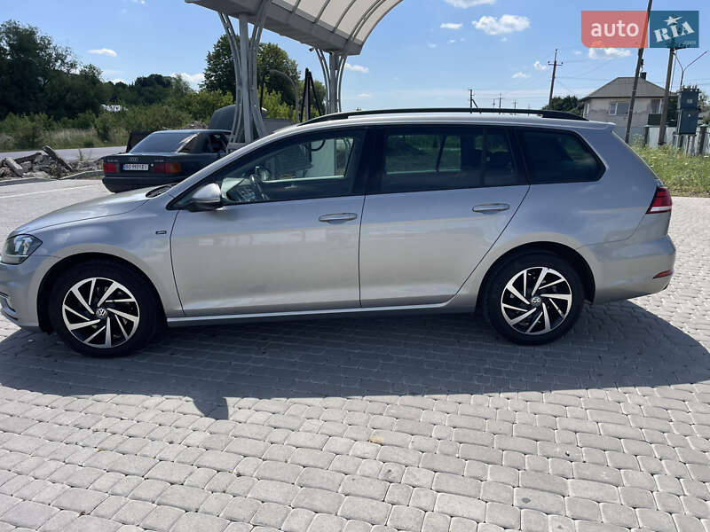 Универсал Volkswagen Golf 2018 в Тернополе