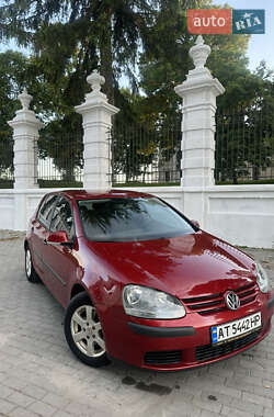 Хетчбек Volkswagen Golf 2003 в Києві