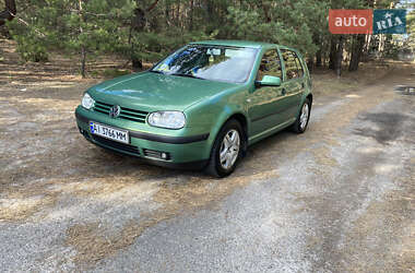 Хэтчбек Volkswagen Golf 2002 в Иванкове