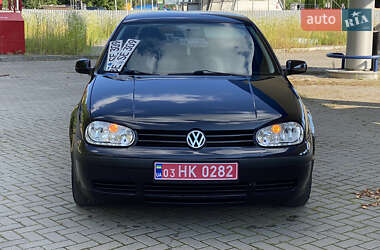 Хетчбек Volkswagen Golf 2002 в Самборі
