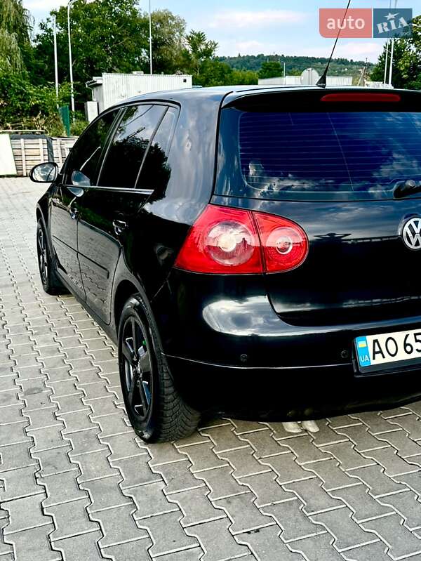 Хетчбек Volkswagen Golf 2006 в Мукачевому