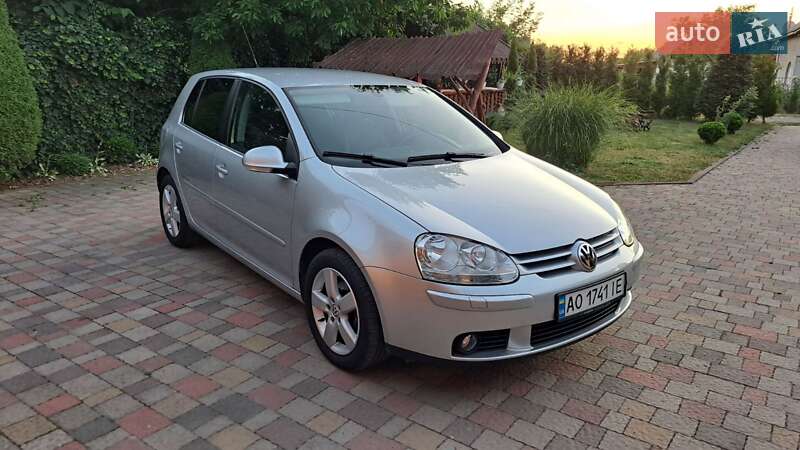 Хэтчбек Volkswagen Golf 2008 в Мукачево