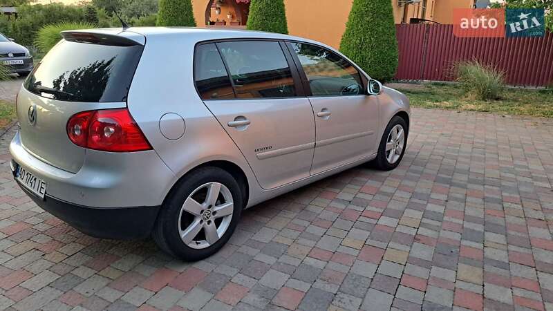 Хэтчбек Volkswagen Golf 2008 в Мукачево