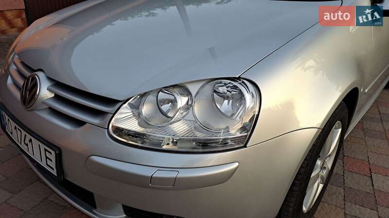 Хэтчбек Volkswagen Golf 2008 в Мукачево