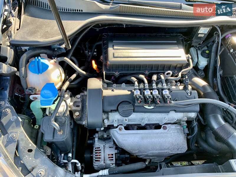 Хэтчбек Volkswagen Golf 2009 в Виннице