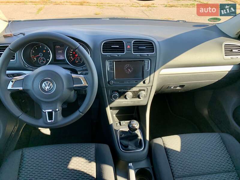 Хэтчбек Volkswagen Golf 2009 в Виннице
