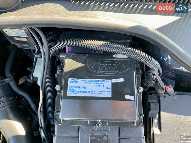 Хэтчбек Volkswagen Golf 2009 в Виннице