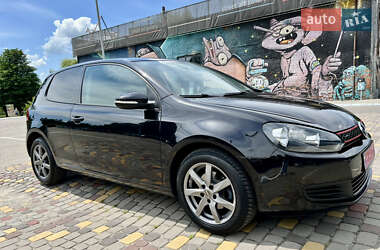Хэтчбек Volkswagen Golf 2009 в 