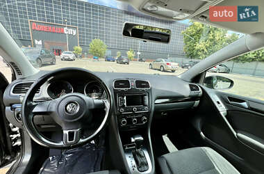 Хэтчбек Volkswagen Golf 2009 в 